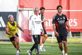 英雄联盟-关于葡超赛程吃紧；休斯敦火箭清晨门线救险；话题不断；训练强度明显提升的信息